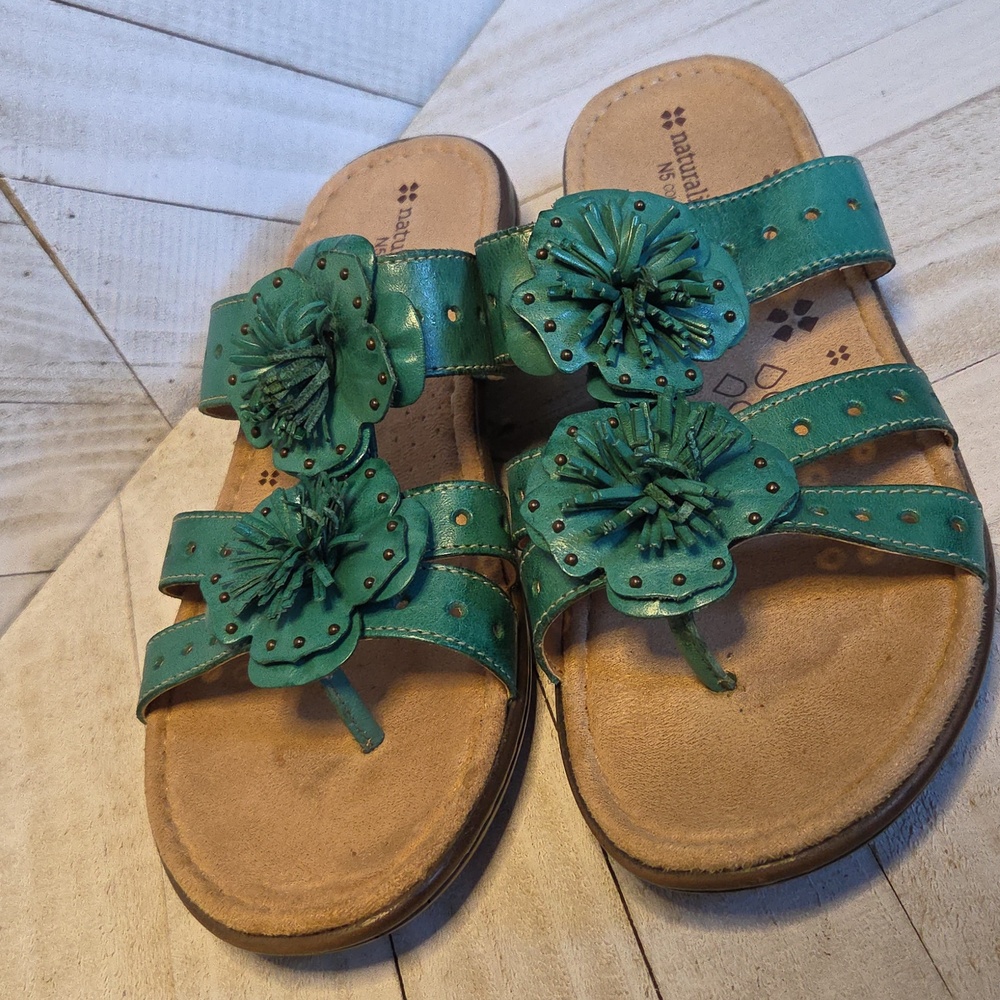Naturalizer N5 Comfort Thong Sandals Green Teal Floral Embellishments Slip On - Picture 5 of 9